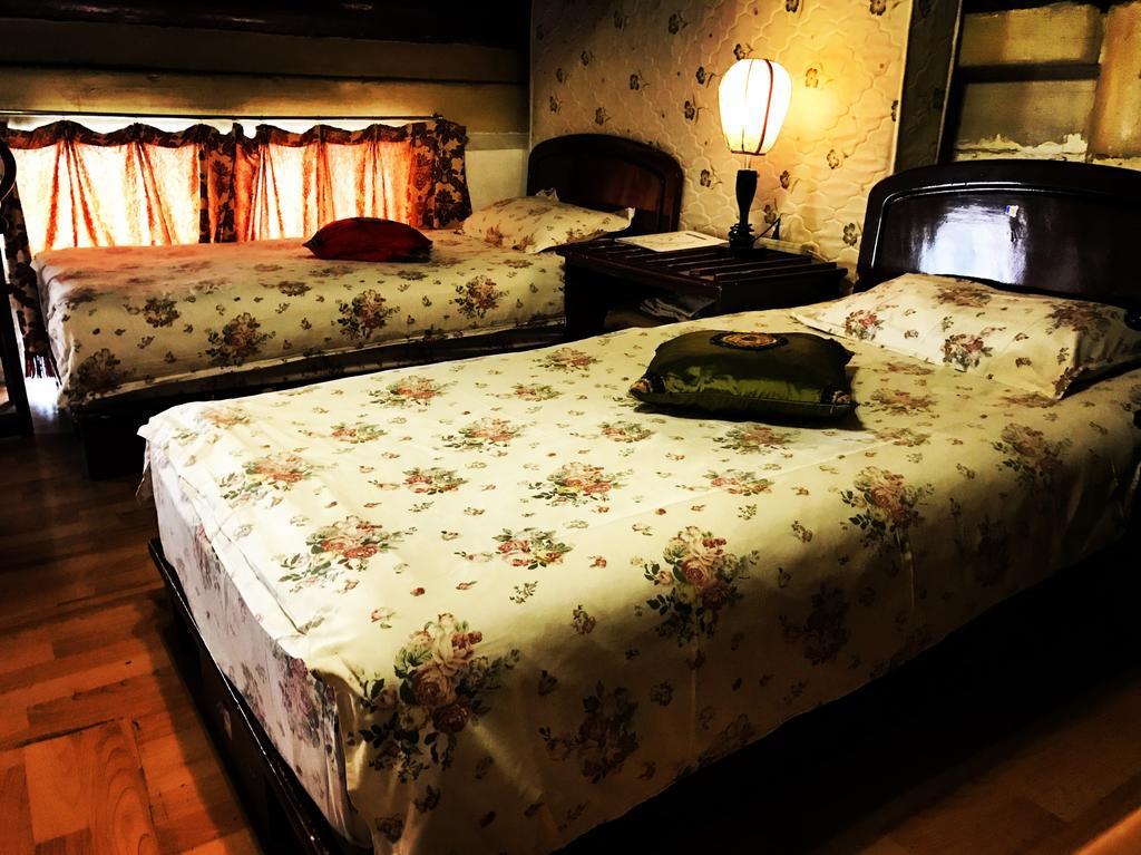 Hostel Red Lantern House