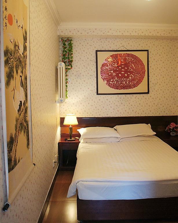Red Lantern House Hostel *