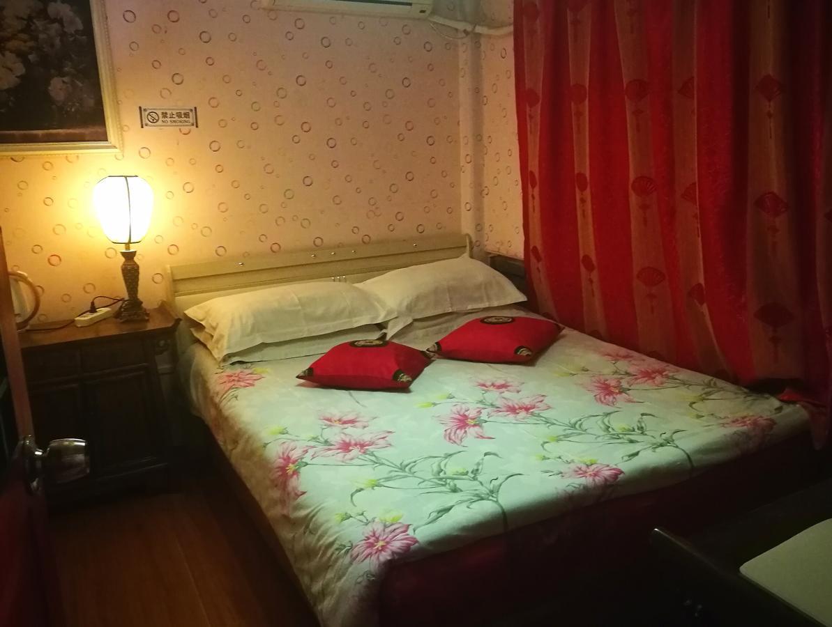 Red Lantern House Hostel