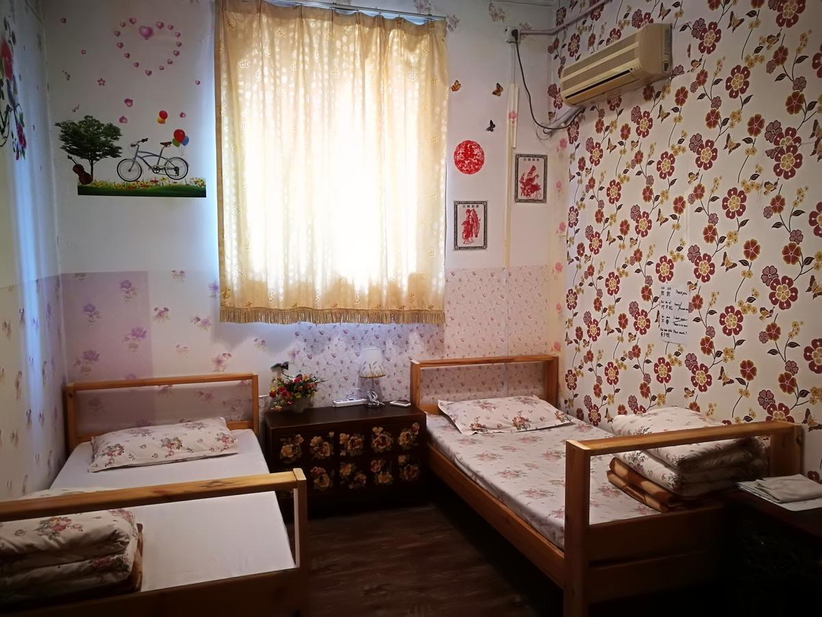 Hostel Red Lantern House